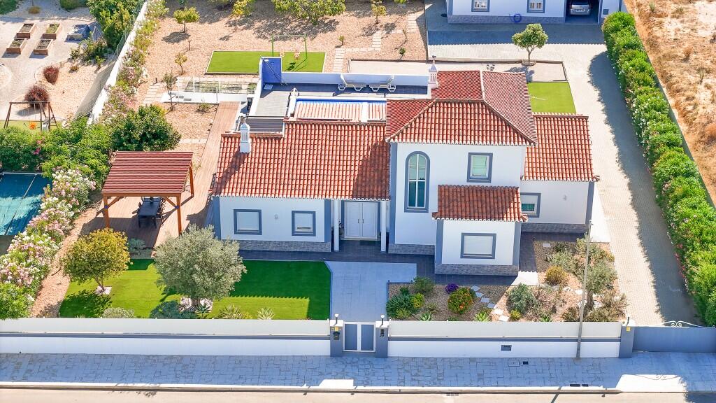 4 Schlafzimmer Villa in Quelfes, Portugal, Nr. 249239