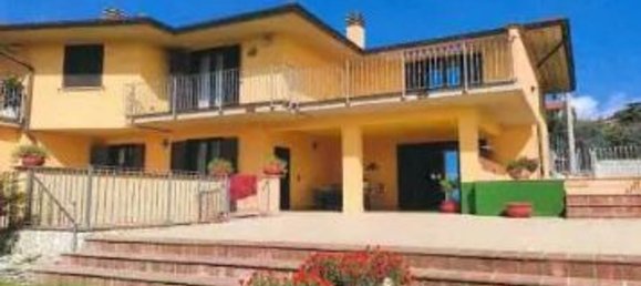 Дом с 5 комнатами в Пассиньяно суль Тразимено, Италия № 46634 6