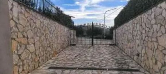 Дом с 5 комнатами в Пассиньяно суль Тразимено, Италия № 46634 9