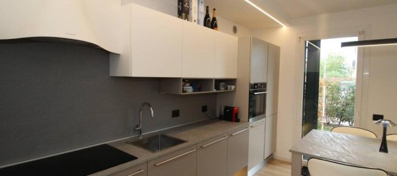 3 rooms Apartment in Montebello Vicentino, Italy No. 70034 7