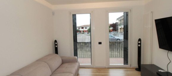 3 rooms Apartment in Montebello Vicentino, Italy No. 70034 5