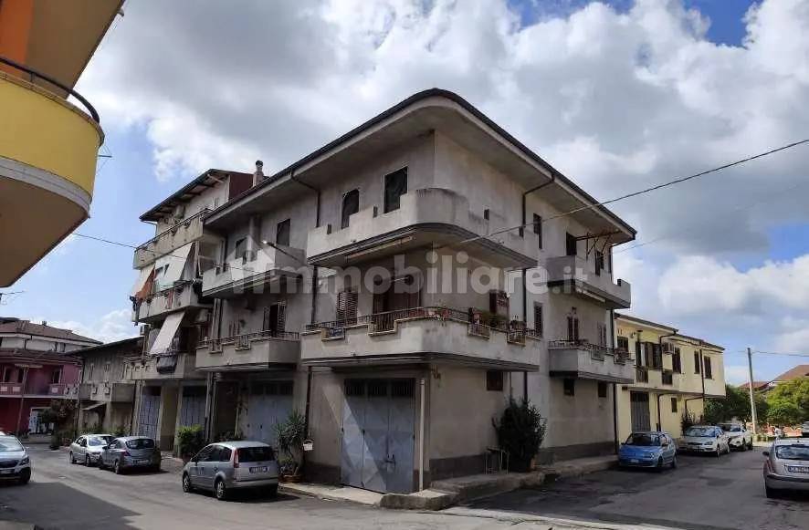 5 bedrooms Apartment in Mileto, Italy No. 309681