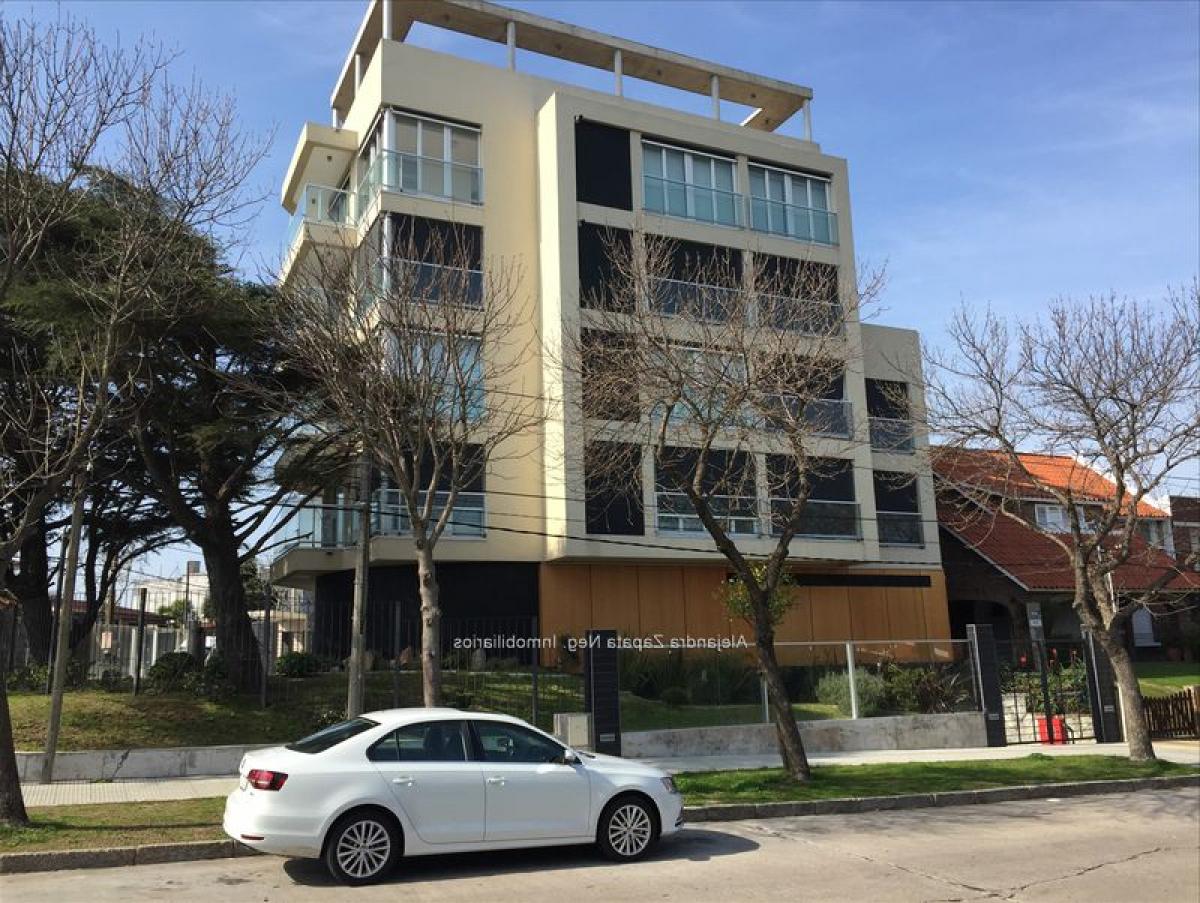 Квартира с 2 спальнями в Монтевидео, Уругвай № 242