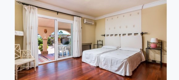 3 bedrooms Villa in Marbella, Spain No. 261070 11