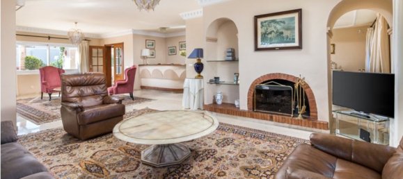 3 bedrooms Villa in Marbella, Spain No. 261070 4