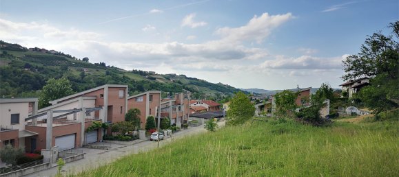 1غرفة قطعة أرض في Alba, Italy رقم 80863 9