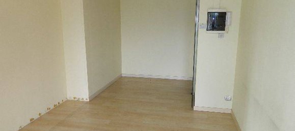 1 room Commercial property in Lucca, Italy No. 102013 2
