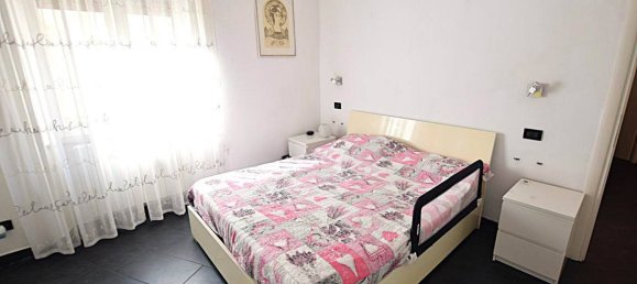 Apartamento de 2 dormitorios en Livorno, Italy No. 229924 15