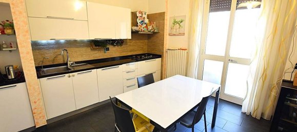 Apartamento de 2 dormitorios en Livorno, Italy No. 229924 6