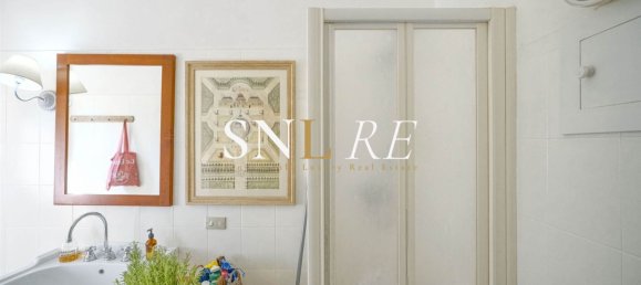 4 rooms Apartment in Florence, Italy No. 284022 9