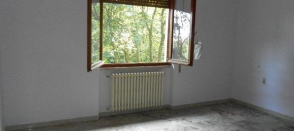 5 rooms Villa in Carrara, Italy No. 45763 11