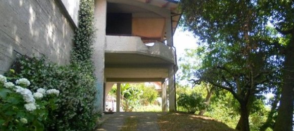 5 rooms Villa in Carrara, Italy No. 45763 2