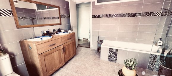 Casa de 5 dormitorios en Pont-sur-Yonne, France No. 206457 13