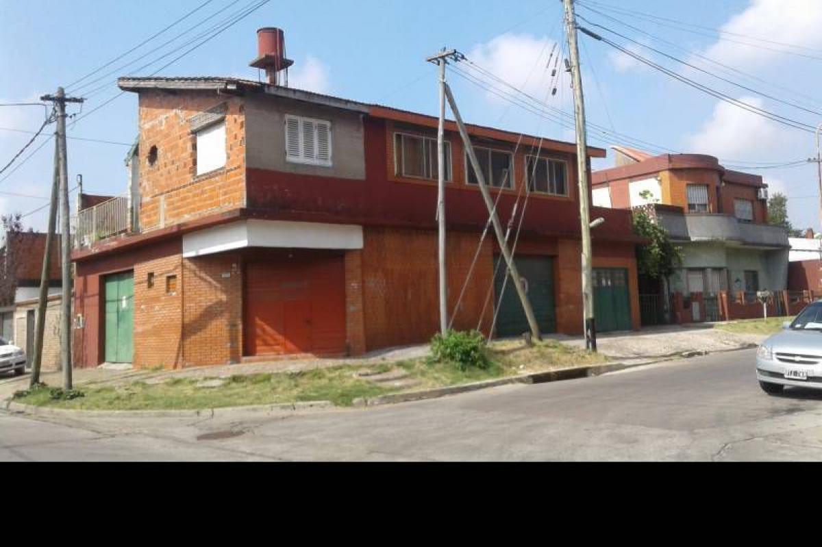  Commercial property in Bermudez, Argentina No. 25925
