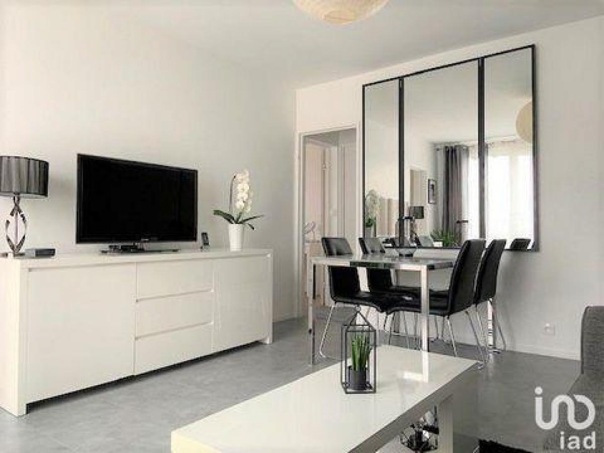 Apartamento com 2 quartos em condomínio em Taverny, France N.º 23856