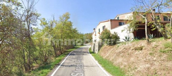 2 bedrooms Apartment in Urbino, Italy No. 265401 3