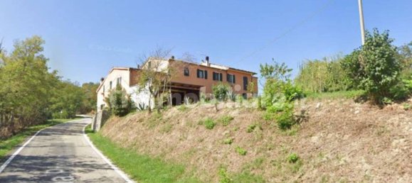 2 bedrooms Apartment in Urbino, Italy No. 265401 5