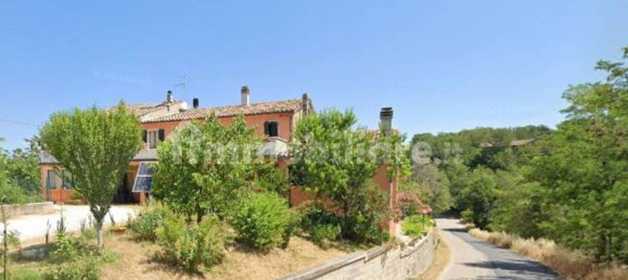 2 bedrooms Apartment in Urbino, Italy No. 265401 7
