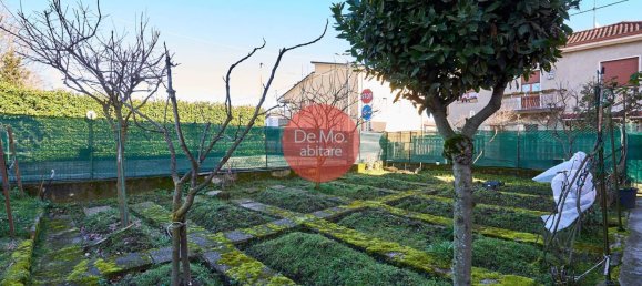 4 غرف نوم فيلا في Lentate sul Seveso, Italy رقم 231896 28