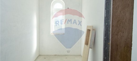 4 bedrooms House in Juncal, Portugal No. 26388 10