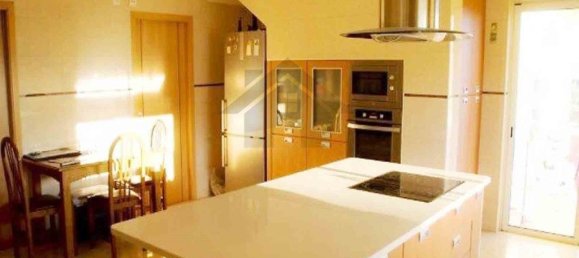 3 bedrooms House in Portimao, Portugal No. 104673 5