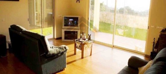 3 bedrooms House in Portimao, Portugal No. 104673 3