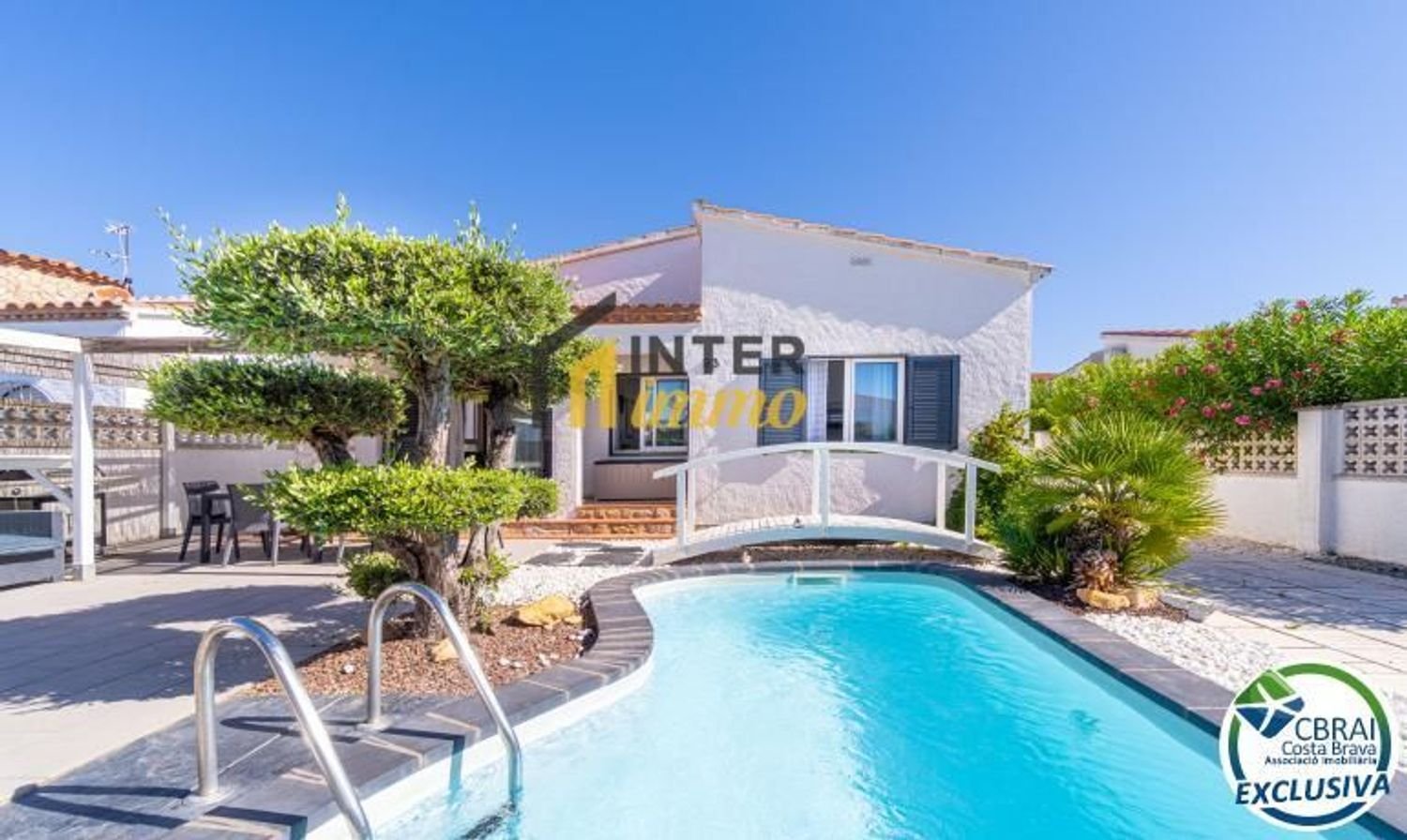 2 bedrooms House in Roses, Spain No. 251648