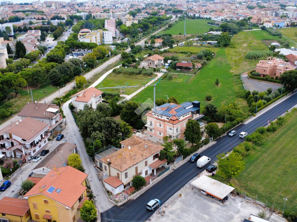 3 bedrooms House in Civitanova Marche, Italy No. 324802