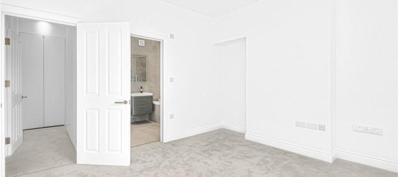 4 bedrooms House in London, United Kingdom No. 5354 39