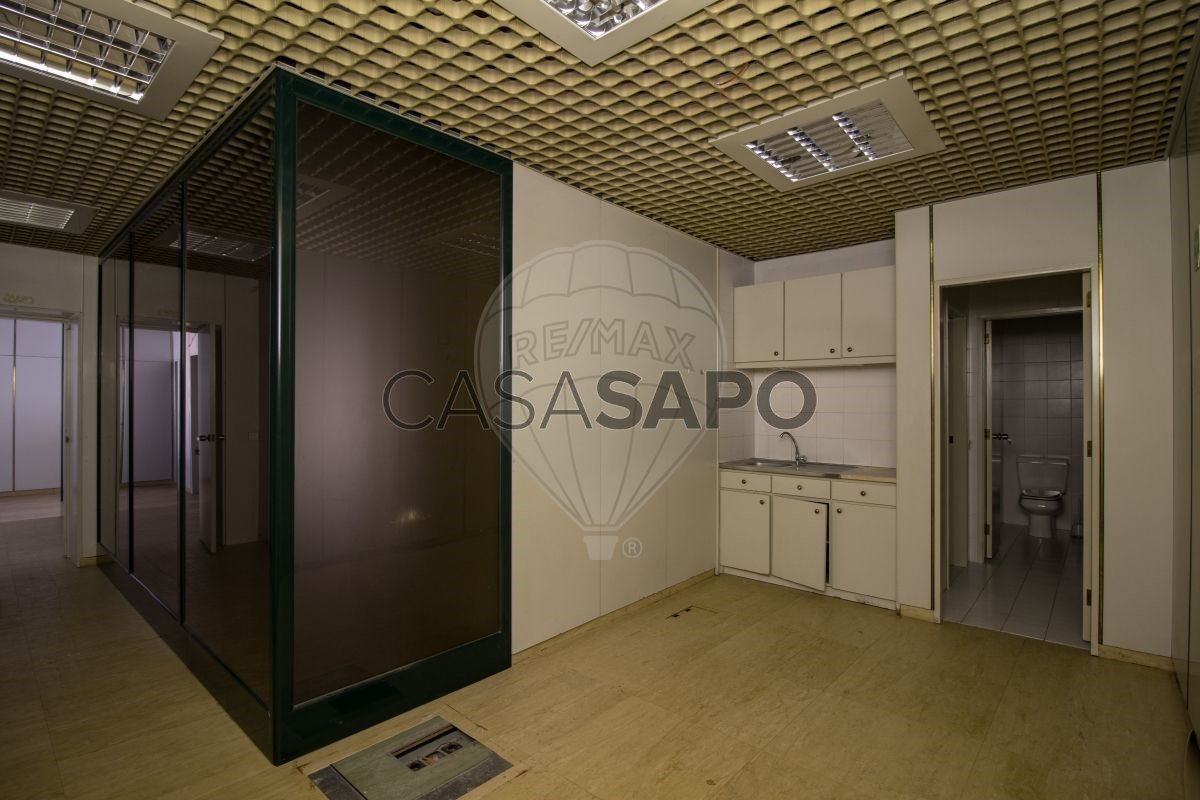 Bureau à Torres Vedras, Portugal 211m² No. 221660