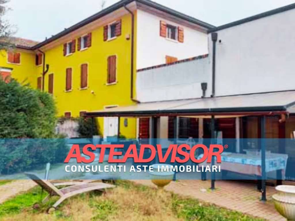 2 bedrooms Villa in San Felice sul Panaro, Italy No. 98128