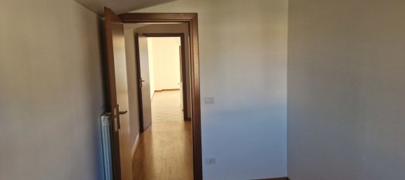 3 rooms Apartment in Perugia, Italy No. 296645 14
