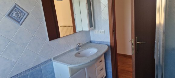 3 rooms Apartment in Perugia, Italy No. 296645 20
