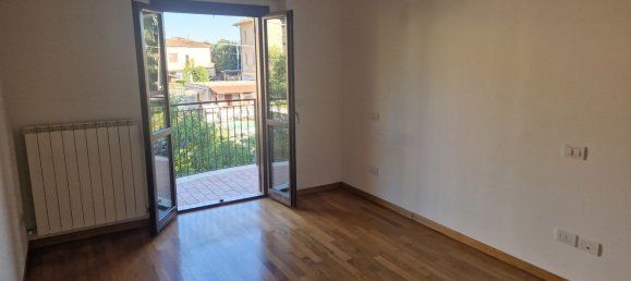 3 rooms Apartment in Perugia, Italy No. 296645 9