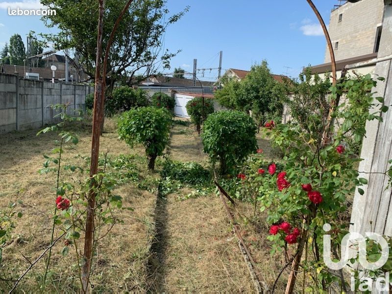 Casa de 3 habitaciónes en Rambouillet, France No. 150144
