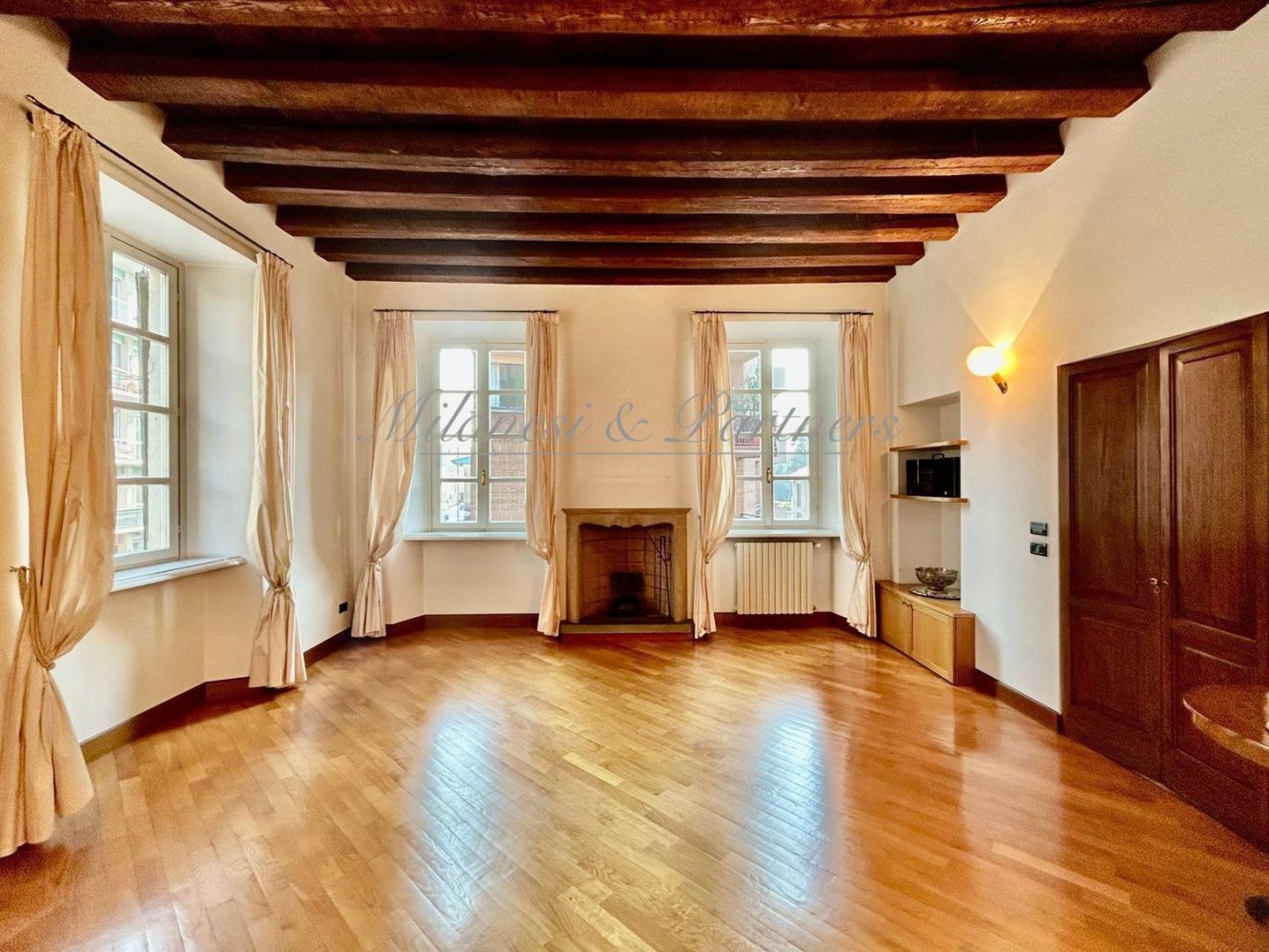 9 rooms Apartment in Bergamo, Italy No. 119461