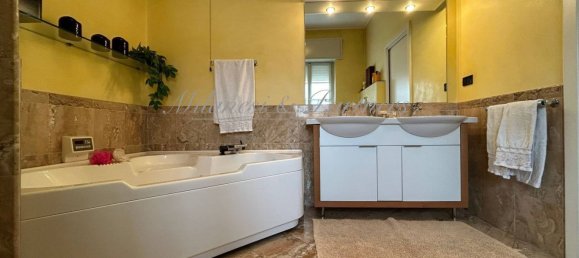 9 rooms Apartment in Bergamo, Italy No. 119461 18