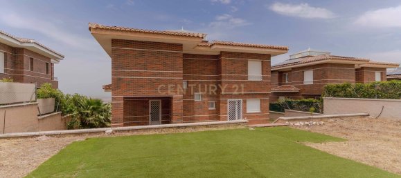 Casa de 4 dormitorios en La Zubia, Spain No. 151084 2