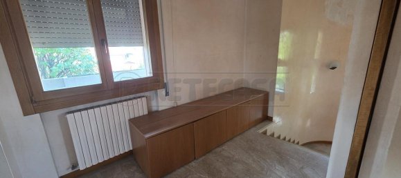 5 bedrooms House in Torri di Quartesolo, Italy No. 332512 6