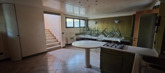 5 bedrooms House in Torri di Quartesolo, Italy No. 332512 32