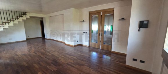 5 bedrooms House in Torri di Quartesolo, Italy No. 332512 5