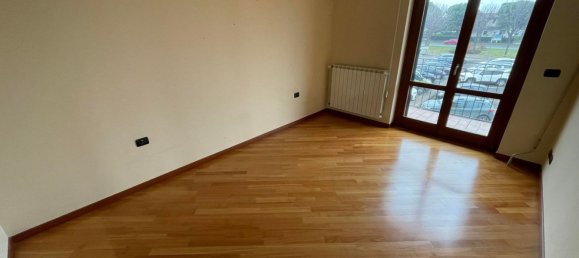 6 rooms Apartment in Travagliato, Italy No. 4388 12