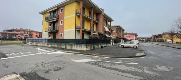 6 rooms Apartment in Travagliato, Italy No. 4388 4