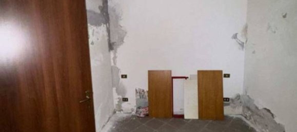 3 rooms Apartment in Guanzate, Italy No. 274355 6