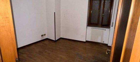 3 rooms Apartment in Guanzate, Italy No. 274355 8