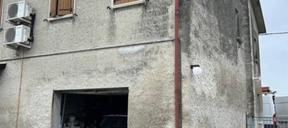 5 rooms House in Luzzara, Italy No. 157669 4