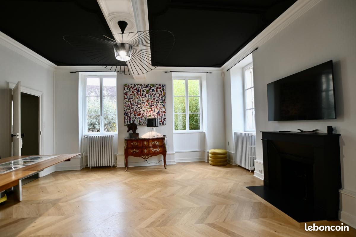 4 bedrooms House in Vermenton, France No. 195205