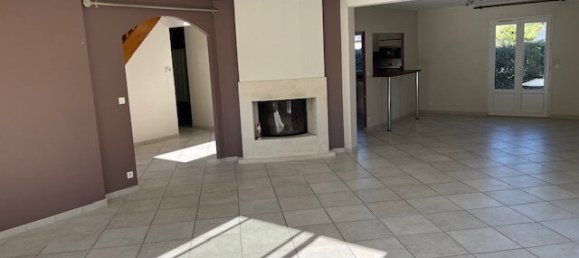 6 bedrooms House in Saint-Cyr-sur-Loire, France No. 224778 2