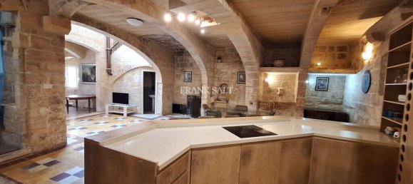 2 bedrooms House in Siggiewi, Malta No. 3741 4