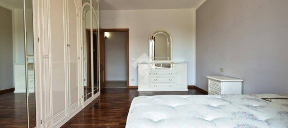 3 bedrooms Apartment in Forlì, Italy No. 319149 9